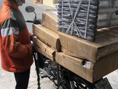 Hàng em đi toàn quốc luôn quý khách ạ