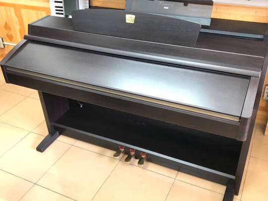 Đàn piano Yamaha CLP-230R