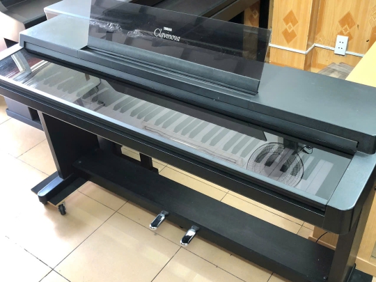 Đàn piano Yamaha CLP-550