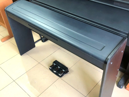 Đàn piano Korg LP-180