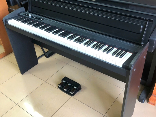 Đàn piano Korg LP-180