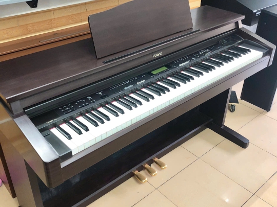 Đàn Piano Roland KR-277