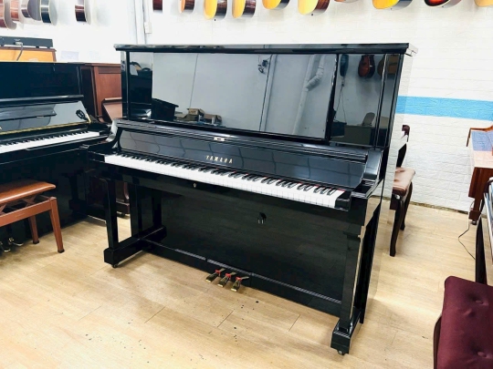 Đàn Piano Cơ Yamaha YUA 