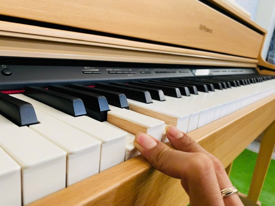 Đàn Piano Điện Tử Roland - HP605  