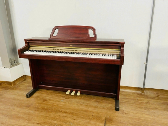 Piano Korg C-670