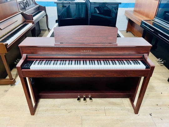 Piano điện Yamaha CLP-545M