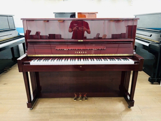 Piano cơ Yamaha W108B