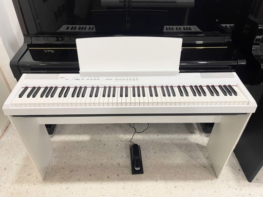 Piano Yamaha P-105