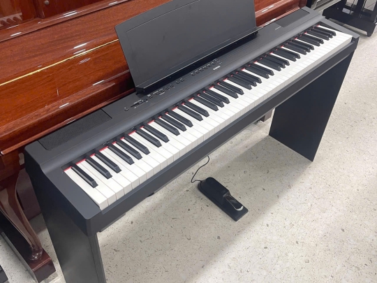 Piano Yamaha P-125