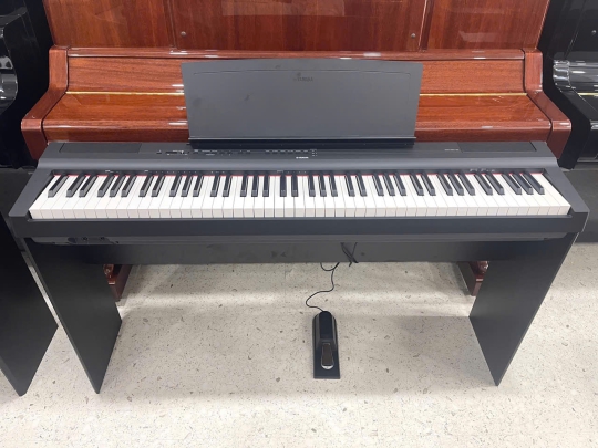 Piano Yamaha P-125