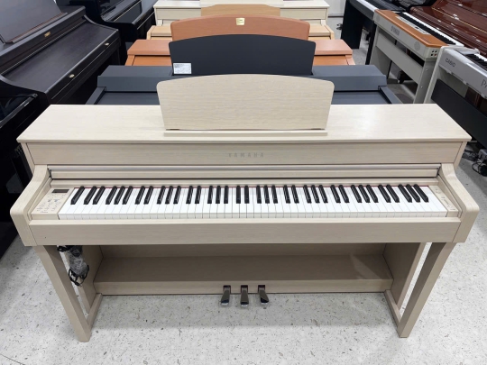 Piano Yamaha CVP-635WA