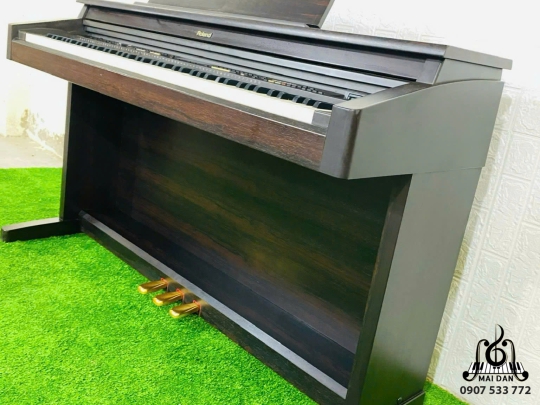 Piano Roland KR-375