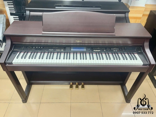 Piano Roland KR-575